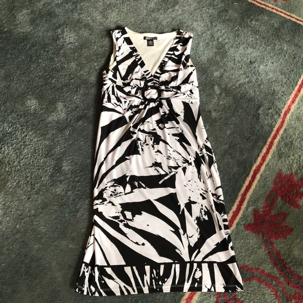 Fabulous white and black dress size 6